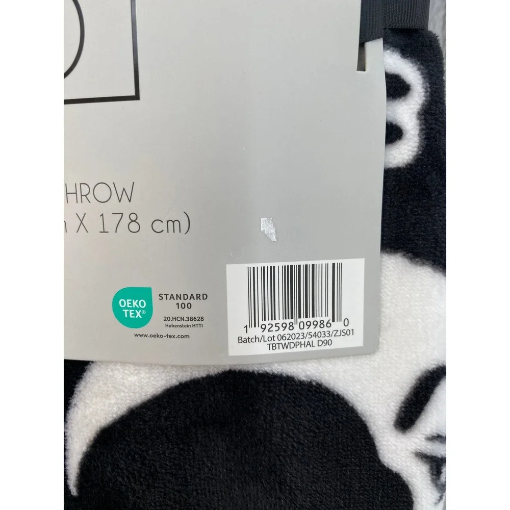 Deco plush throw
